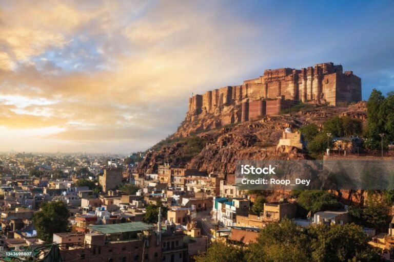 🌊 Santorini Escape – Chasing Sunsets & Blue DomesAmazing tours